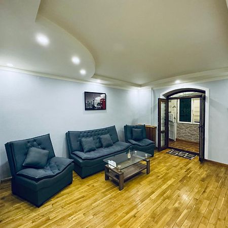 Classic Family Apart In The Center With 4 Rooms タシュケント エクステリア 写真