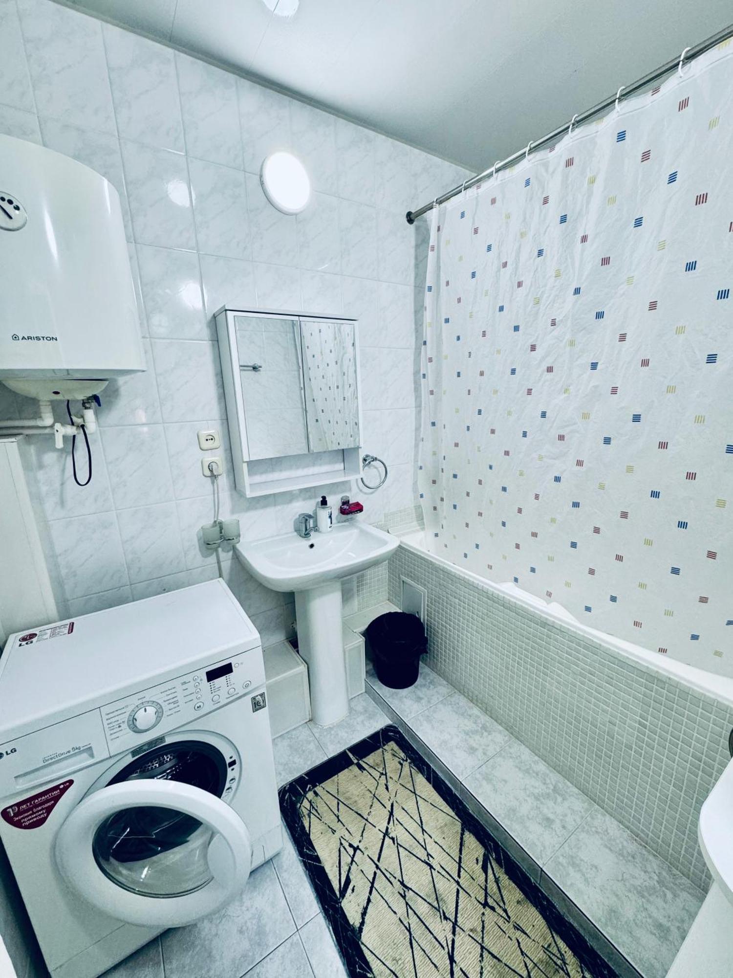 Classic Family Apart In The Center With 4 Rooms タシュケント エクステリア 写真